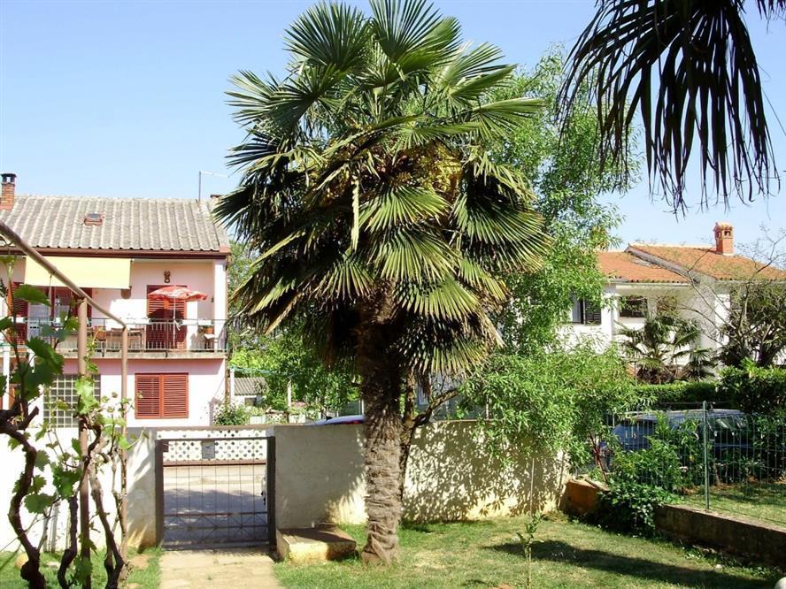 Apartman Drazen Fažana Exterior foto